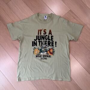 Vintages Six Flags x Bugs Bunny Great Adventure 1997 Tee Short Sleeve Size XL